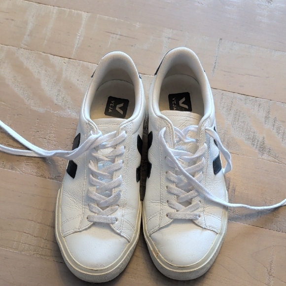 Veja White and Black Low-Top Sneakers - Picture 3 of 6